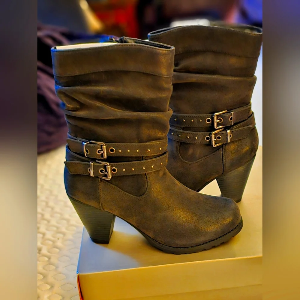 Levity Norma women's boots size 8.50 color black. New Never worn heel 3" NWOT - Picture 1 of 13